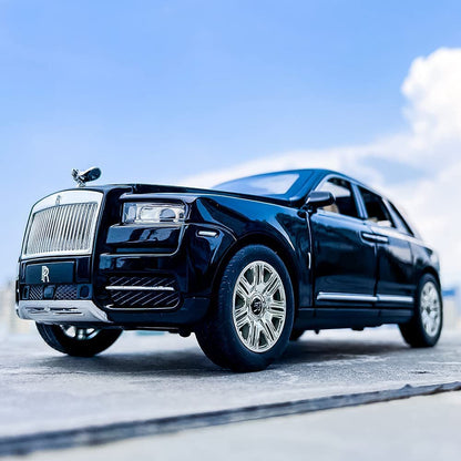 Rolls Royce Cullinan 1:24 diecast scale model car collectible